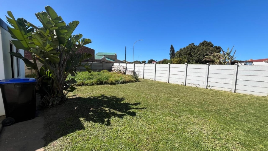 2 Bedroom Property for Sale in Paradise Beach Eastern Cape